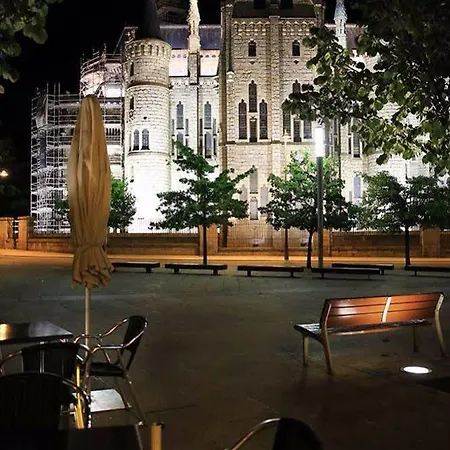 Gaudi Ξενοδοχείο